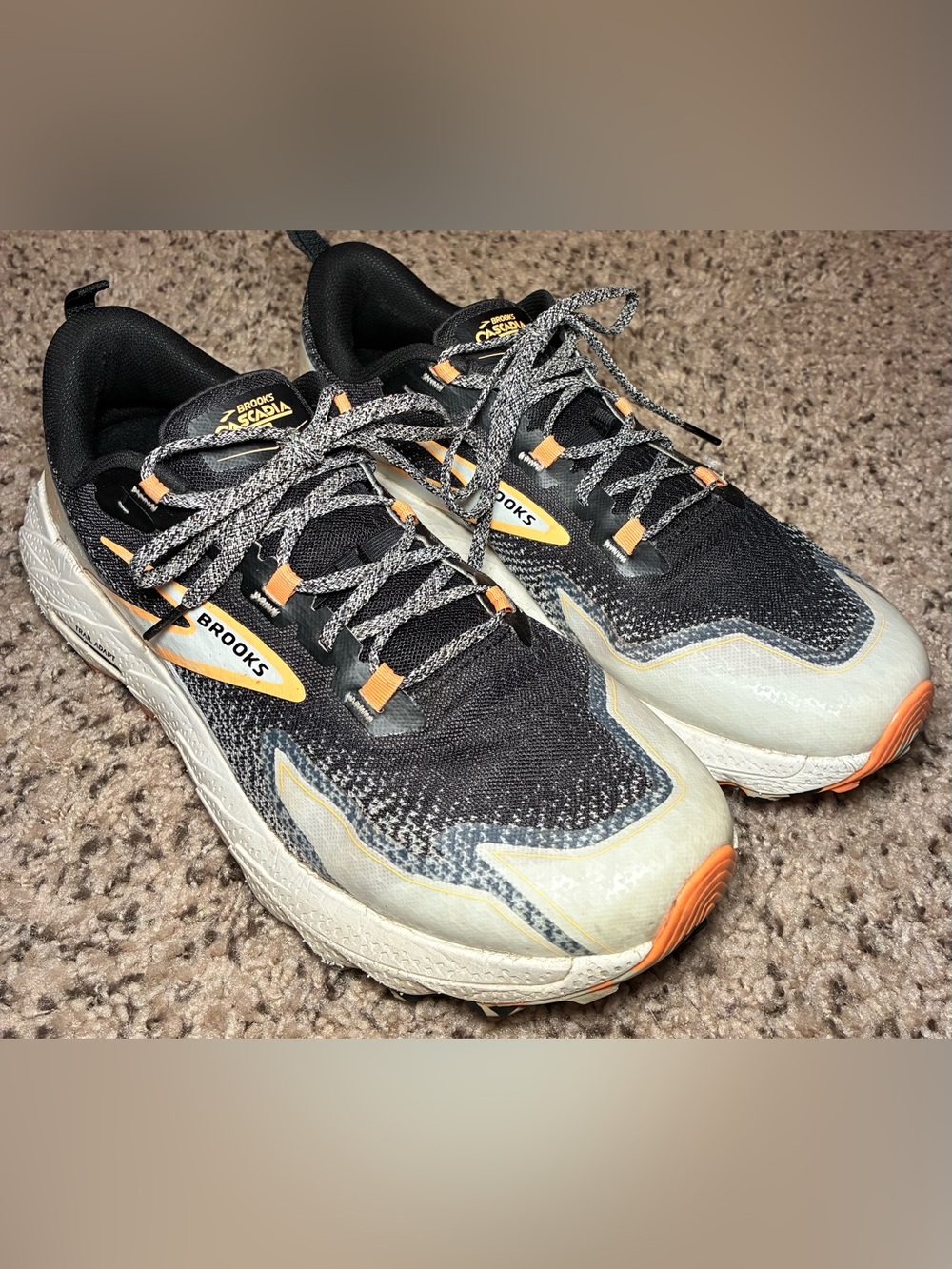 Brooks Cascadia 18 Trail Running shoes Lace Up Sneakers Black Orange Mens 12